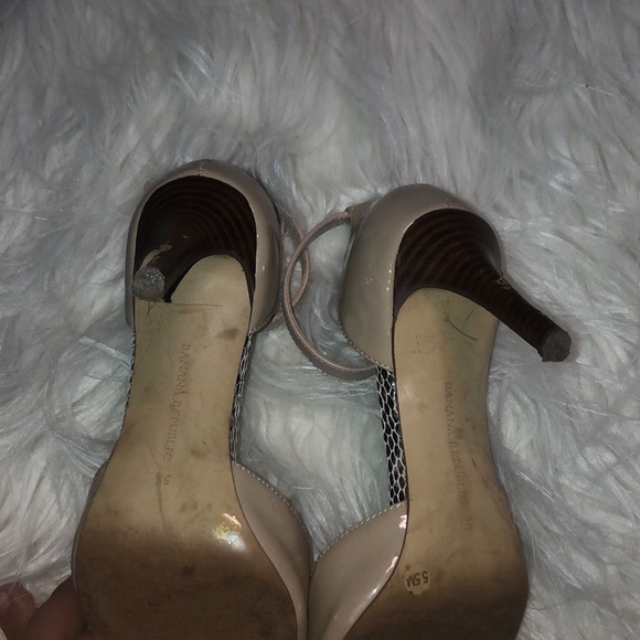 BANANA REPUBLIC HEEL 5.5 (USED IN GOOD CONDITION) - Picture 4 of 4